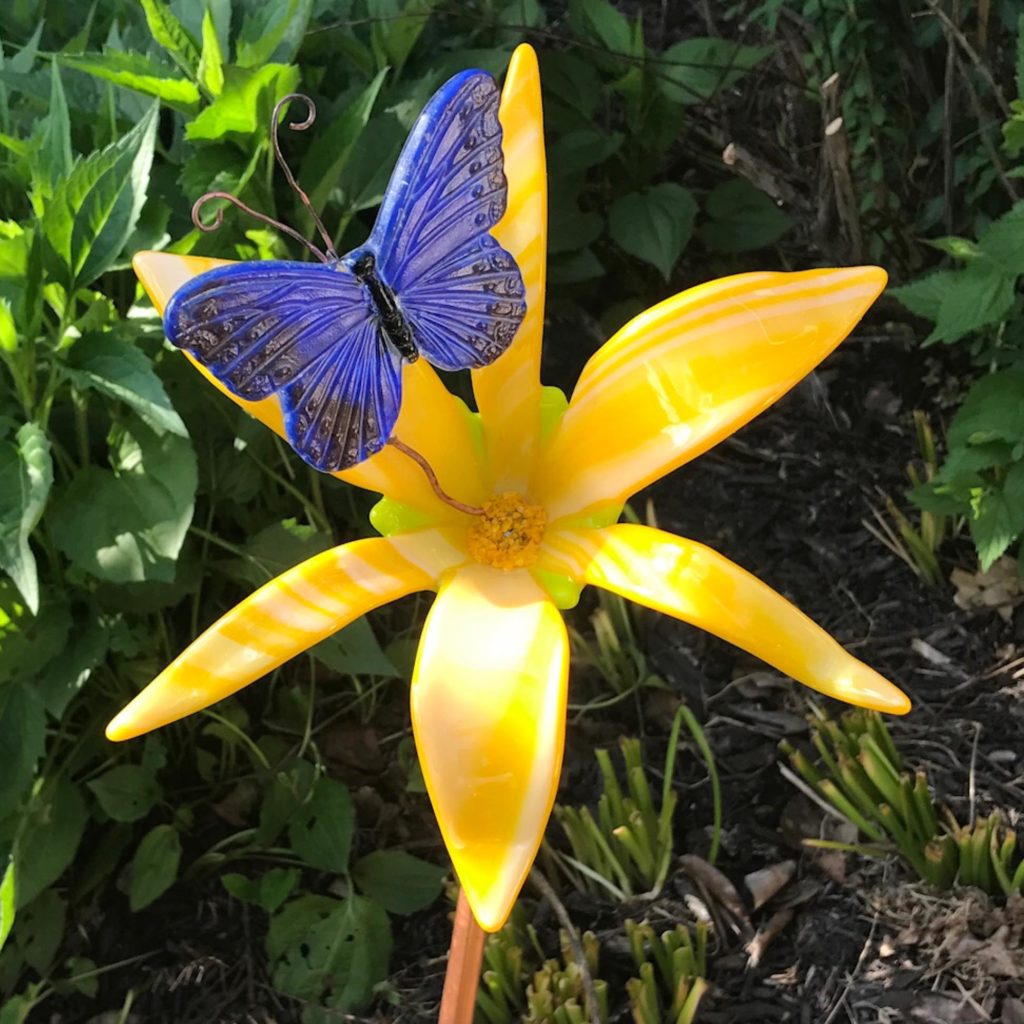 Emily Ohland Alumni Gift Guide Glasswork Flower Artwork